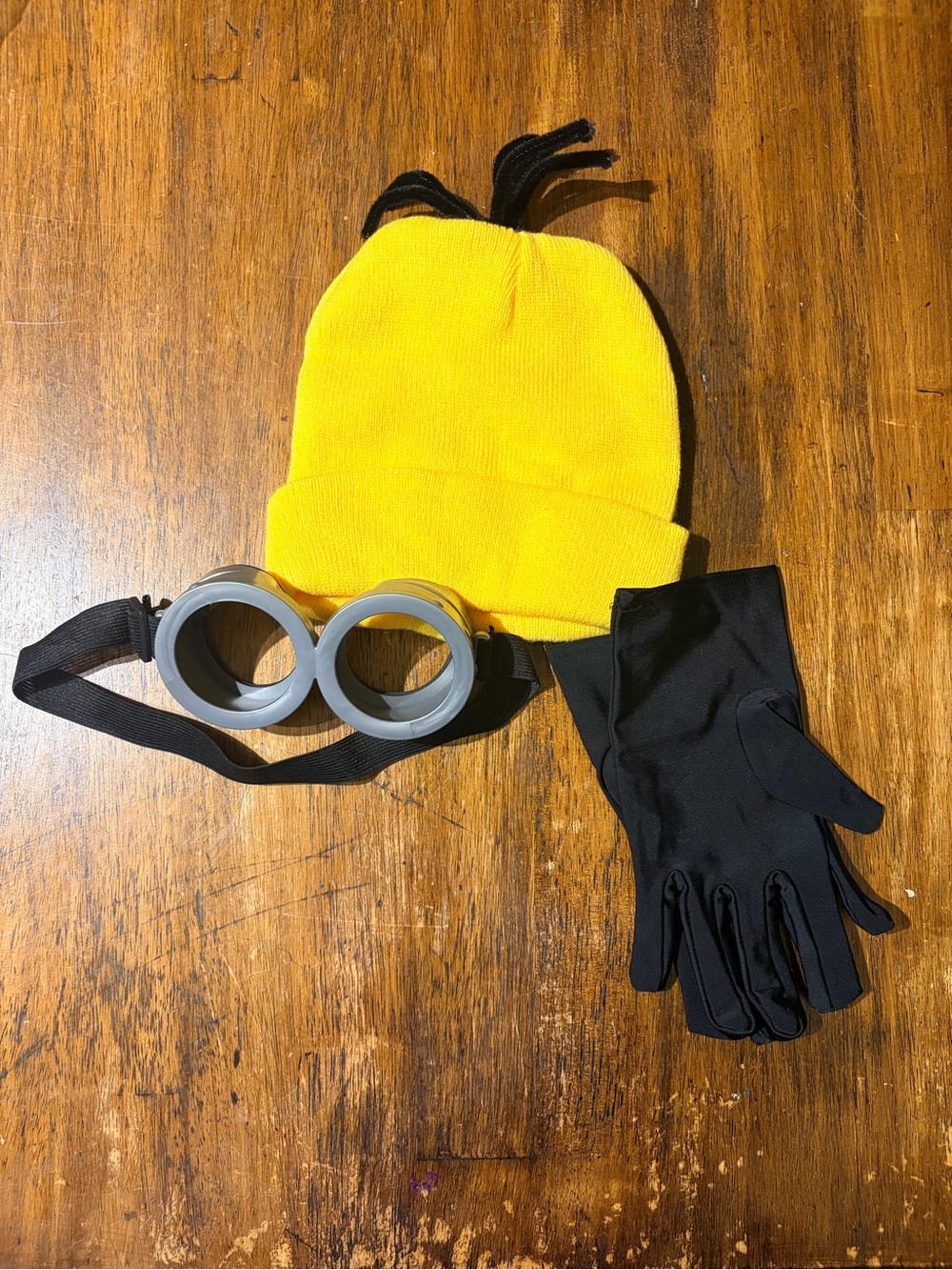 Minion costume accessories